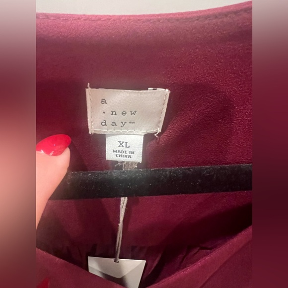 NWT burgundy shift dress. - Picture 4 of 7